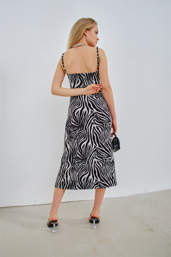 Zebra Desen Yırtmaçlı Elbise Siyah-Beyaz