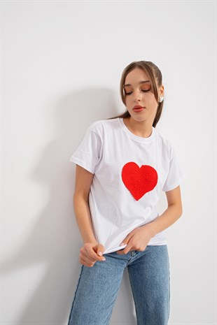 Kalp Nakışlı Kısa Kollu Tshirt Beyaz